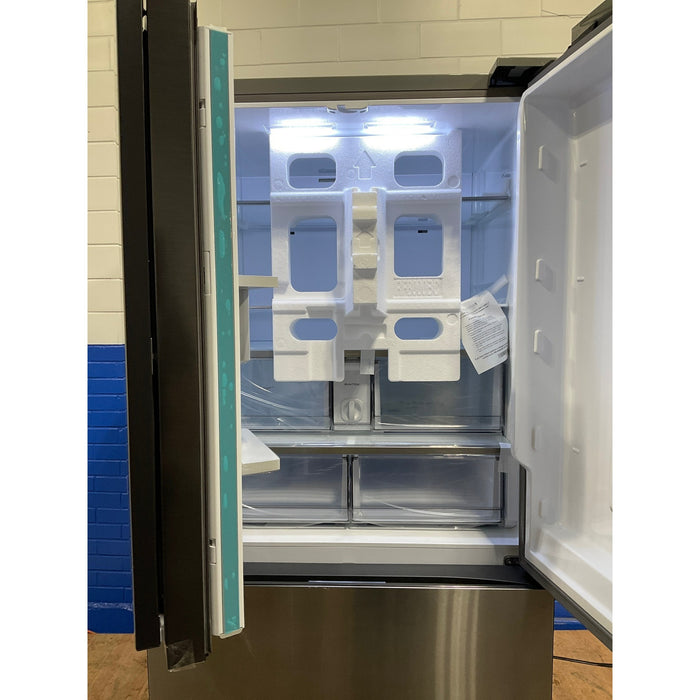 SAMSUNG, Bespoke 3-Door French Door Refrigerator (30 cu. ft.) with Beverage Center™ in Stainless Steel (RF30BB6600QLAA)